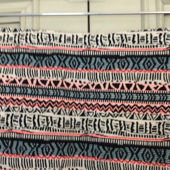 COPY - Colorful pattern pencil skirt - Picture 2 of 3